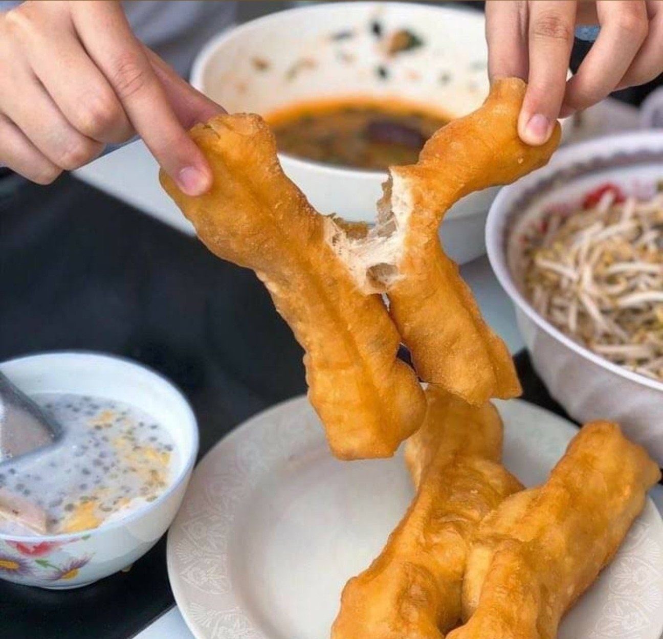 라오스 카오삐약 곁들임 빠텅꼬 튀김빵