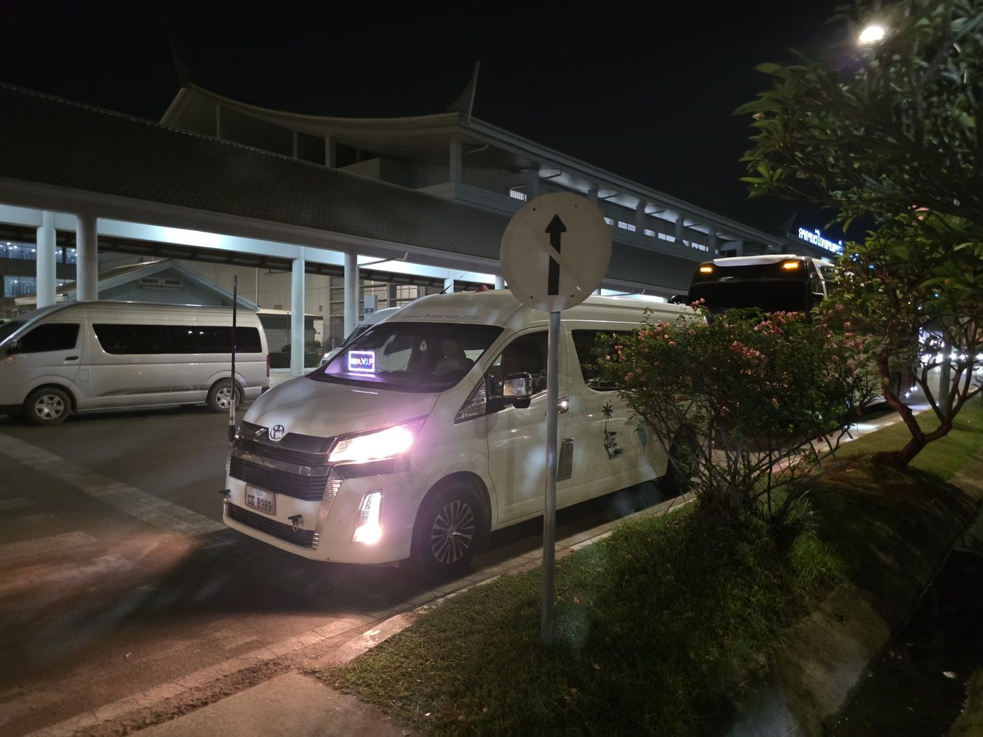 비엔티안 방비엥 편도 전세밴 이용 후기 사진, 야간 차량